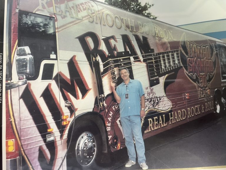 The tour bus that attracted the crowd to the Waffle House at 3am, July 12, 2004.
